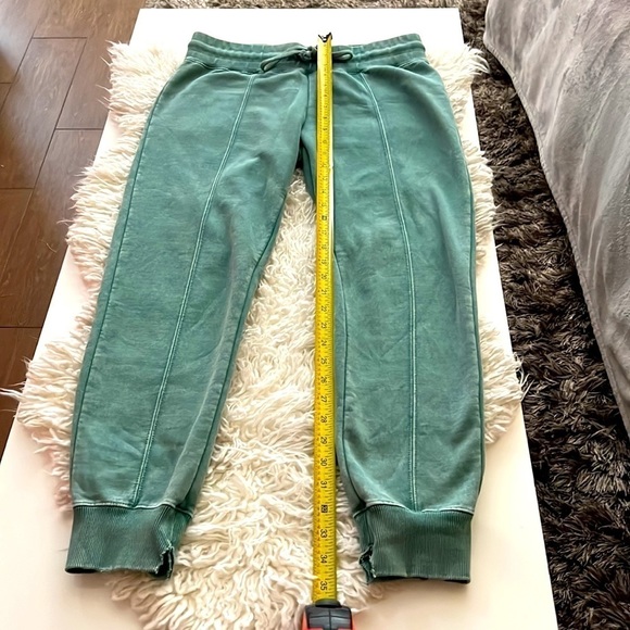 RVCA Distressed Green Jogger Sweatpants with pockets! 🛍️💕 - Picture 12 of 15